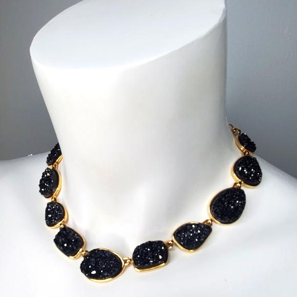 Necklace In Black Druzy Azurite And Gold Frame - Picture 4 of 7